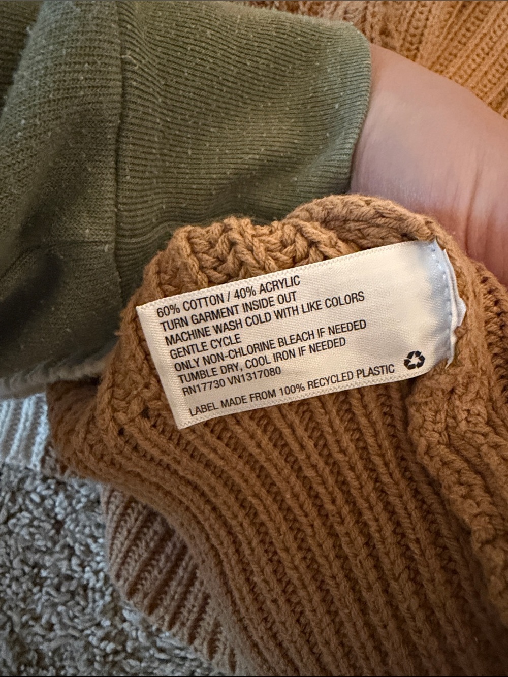 Colorblock Ribbed Knit Sweater - Picture 3 of 4